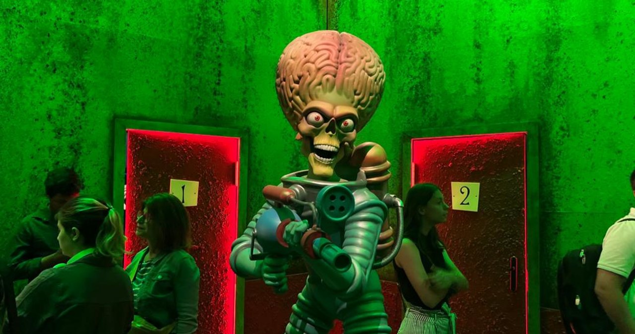 Labirynt Tima Burtona przyciąga tłumy! Niezwykła wystawa w Paryżu