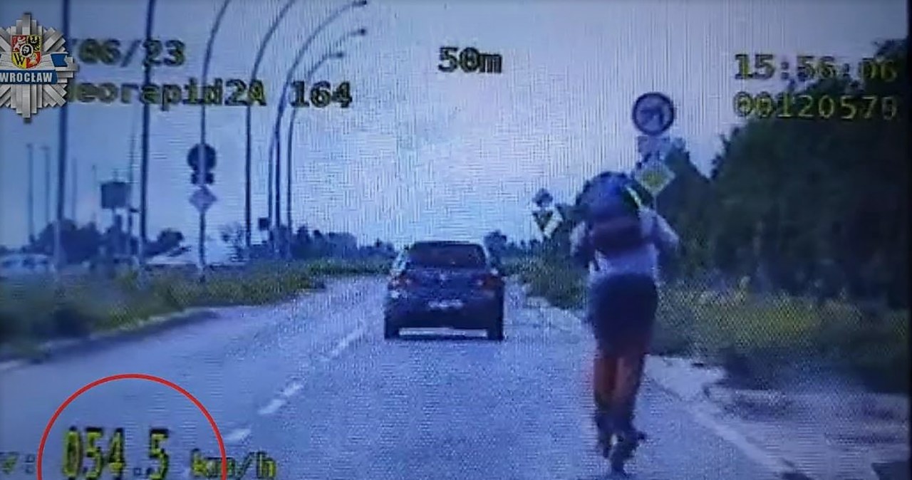 Pędził hulajnogą 54 km/h. Spieszył się po dziecko do przedszkola