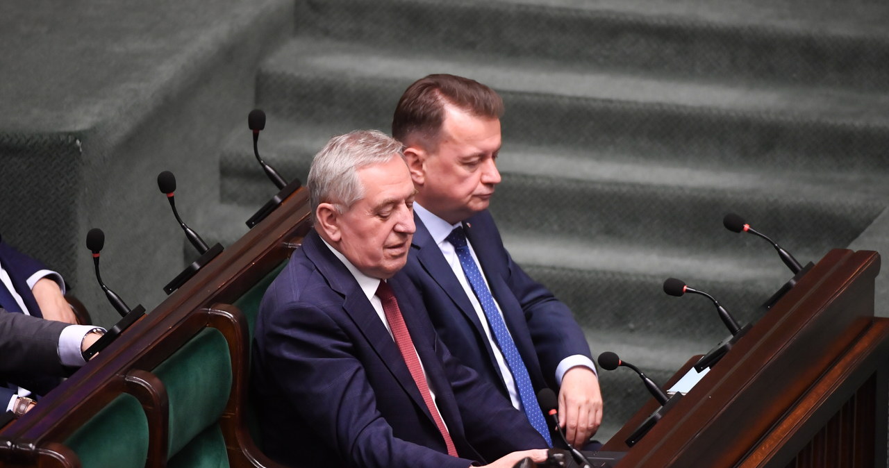 „Jest pan największym szkodnikiem armii”. Opozycja chce odwołania Błaszczaka