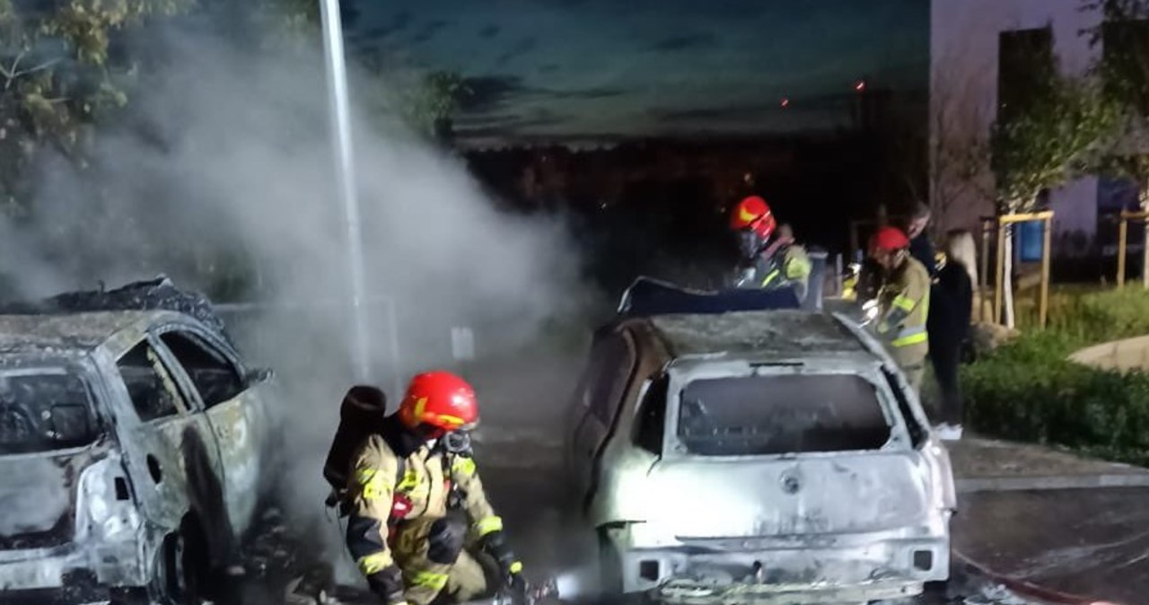 Pożar kilku samochodów na gdańskim osiedlu