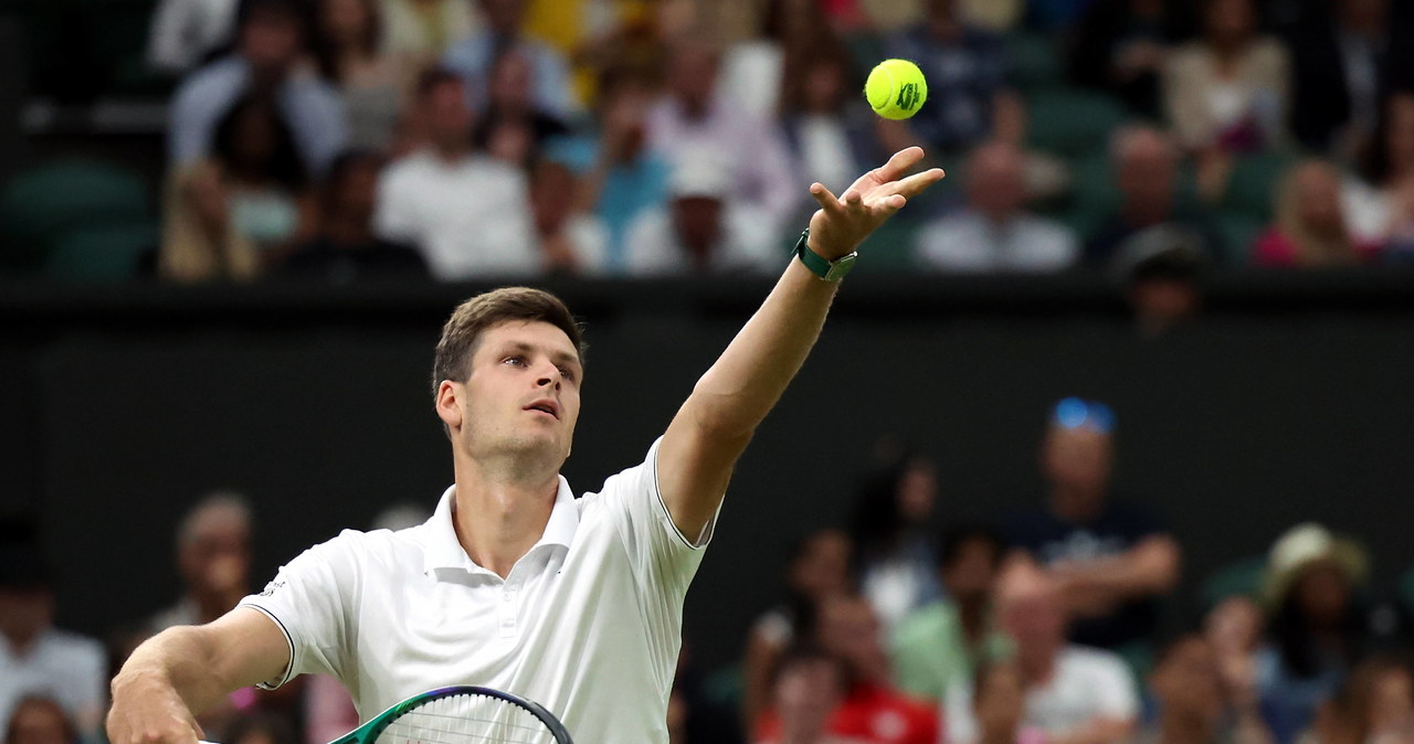 Wimbledon: Mecz Hurkacza z Djokovicem przerwany po dwóch setach