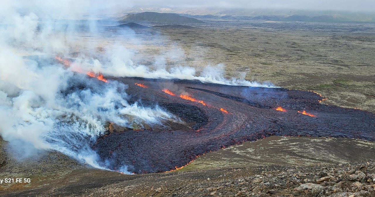 Lawa znów płynie. Rozpoczęła się erupcja wulkanu na Islandii