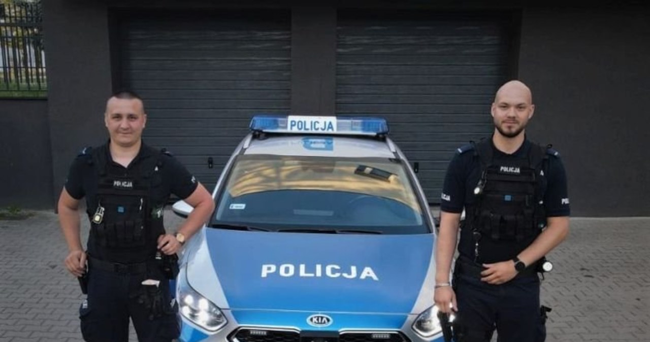 Policjanci uratowali trzech mężczyzn z płonącej altanki