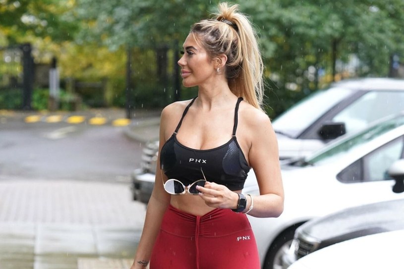 Chloe Ferry kusi dekoltem. Przesadziła z operacjami?
