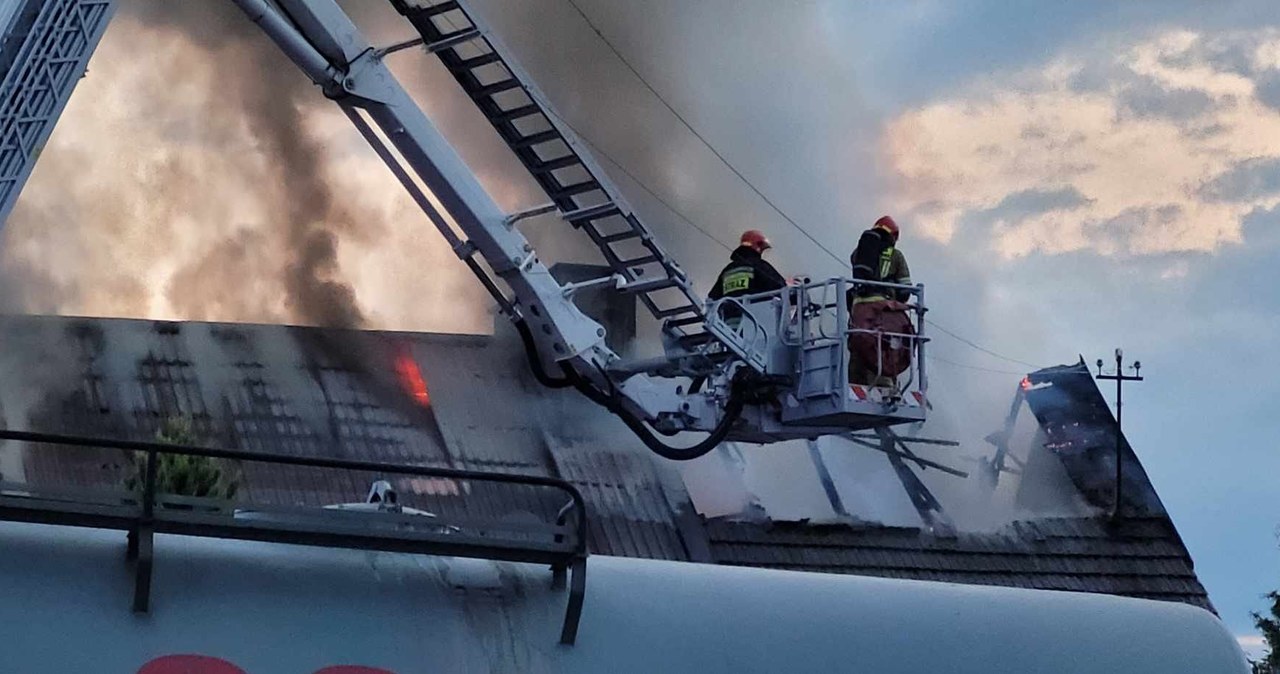 Tragiczny pożar w Dąbrowie Wielkiej. Nie żyją trzy osoby