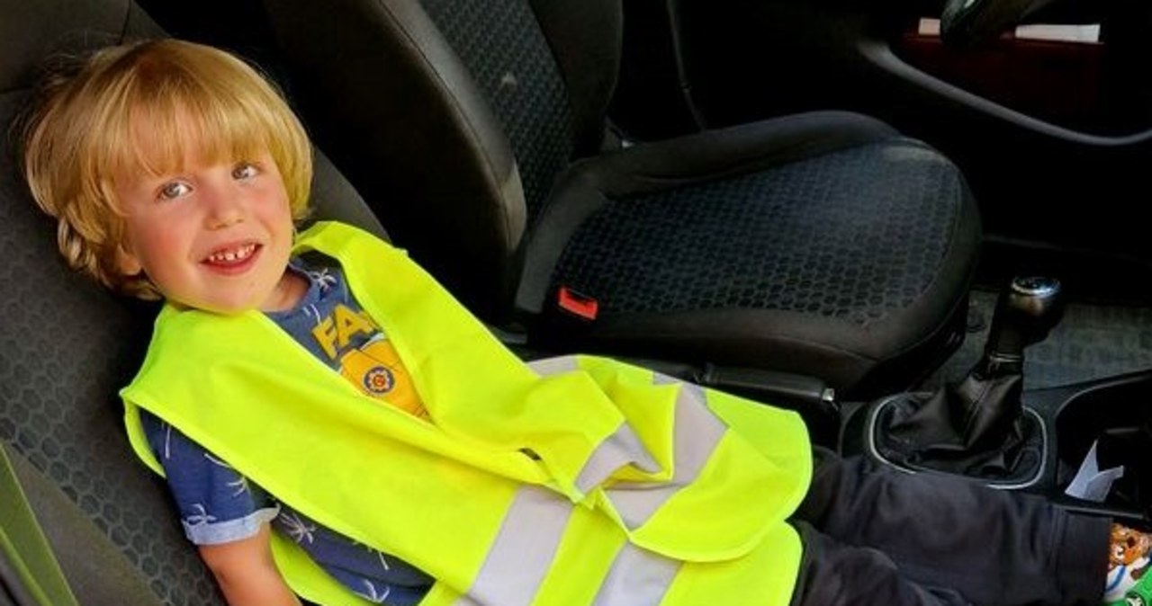 4-latek był zaskoczony. Odwiedzili go policjanci