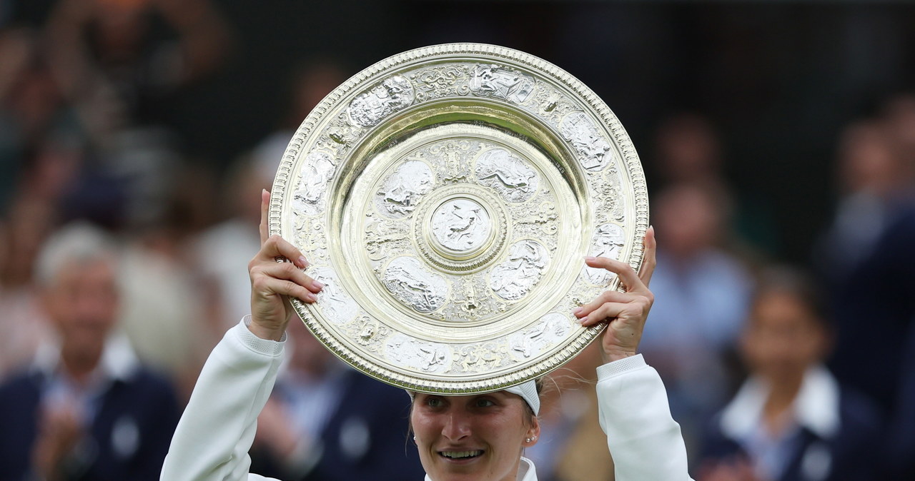 Sensacyjna zwyciężczyni Wimbledonu. Marketa Vondrousova pokonała Ons Jabeur