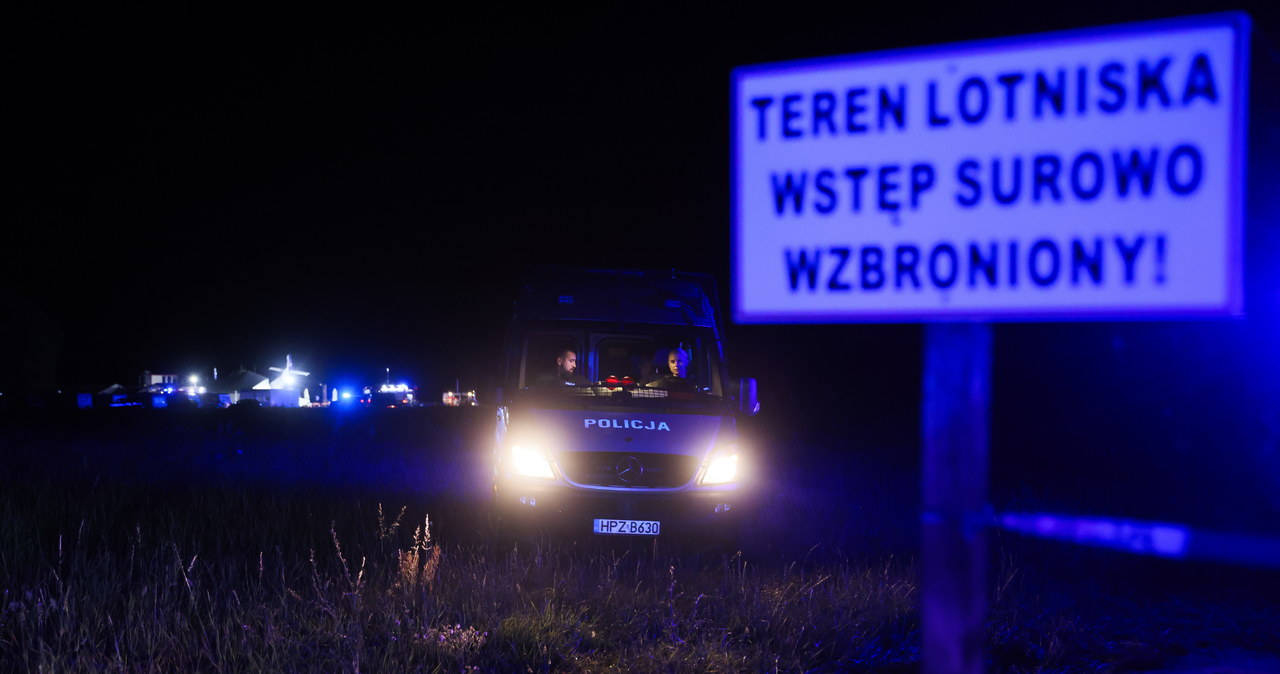 Wypadek Cessny w Chrcynnie: Nie żyje pięć osób. Na miejscu wciąż pracują służby