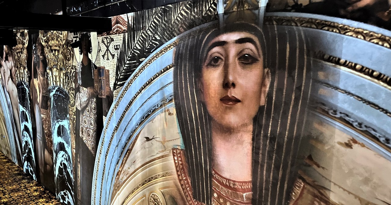 „Wchodzimy w świat króla secesji”. Immersyjna wystawa Klimta w Paryżu