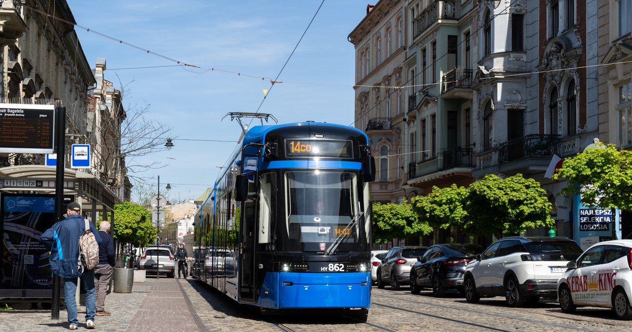 W Krakowie wystawiono rekordowo mało mandatów, bo… brakuje kontrolerów