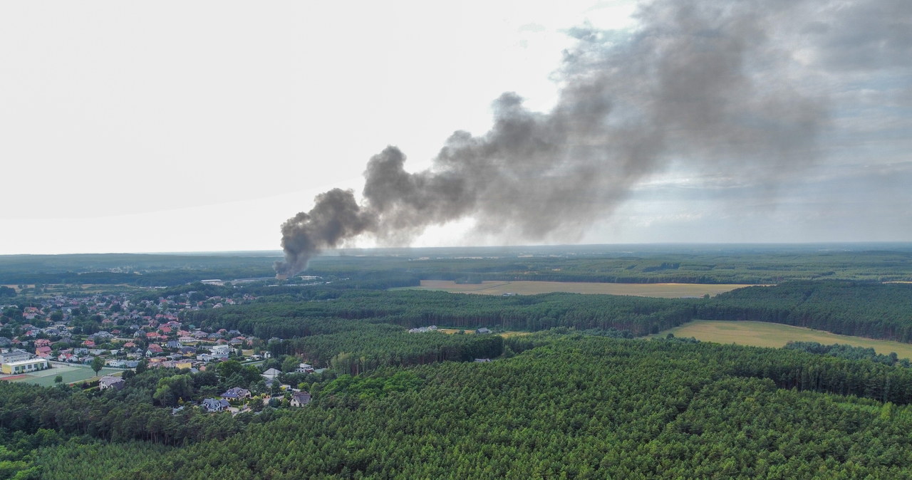 Płonie hala z chemikaliami koło Zielonej Góry