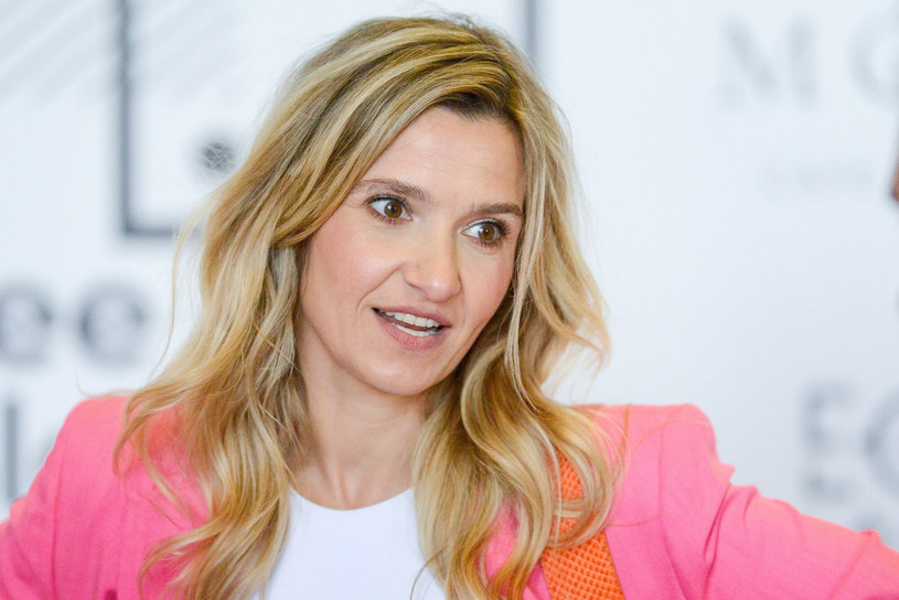 Joanna Koroniewska odpowiada na docinki internautów. „Suchar pozdrawia z wakacji”