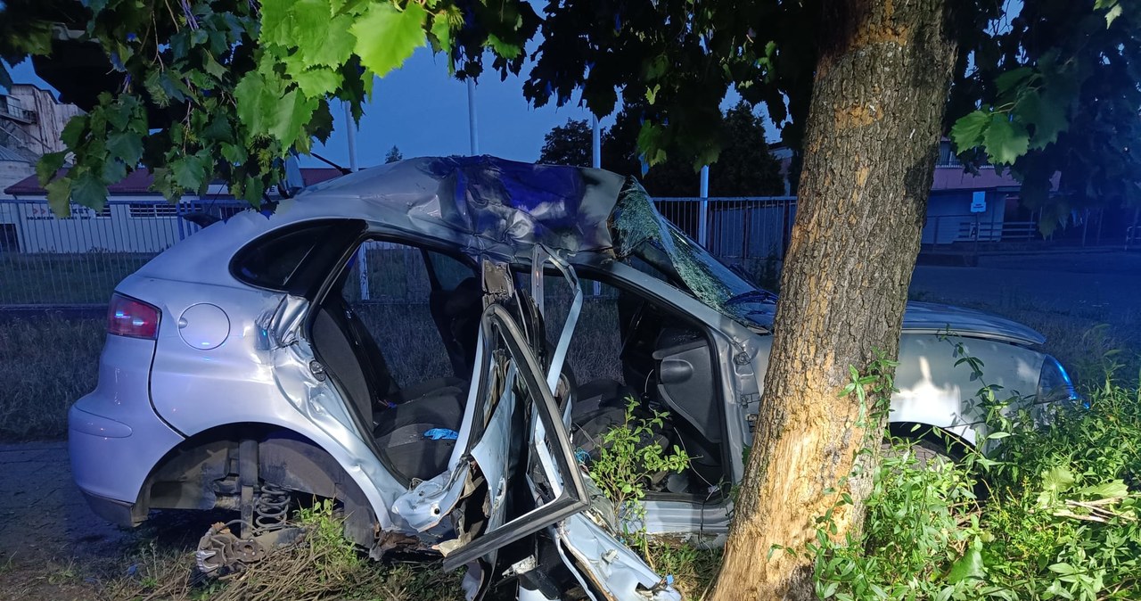 Wypadek w Lesznie. 5 młodych ludzi trafiło do szpitala