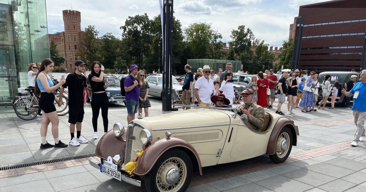 Rajd „Tylko dla zuchwałych”. Najstarsze z aut ma 90 lat