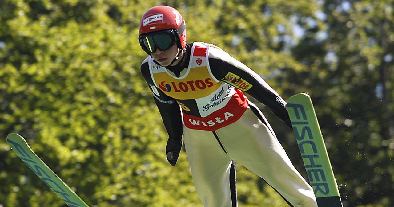 Letnia GP w skokach: Zniszczoł ósmy na inaugurację w Courchevel, wygrana Deschwandena