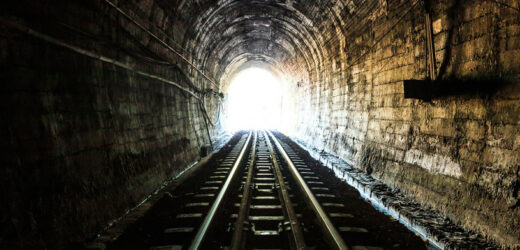 Pod Warszawą ciągnie się tunel widmo. Jakie tajemnice skrywa?