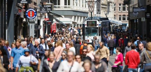 To już koniec turystyki, jaką znamy? Amsterdam nie chce gości, Wenecja planuje opłaty