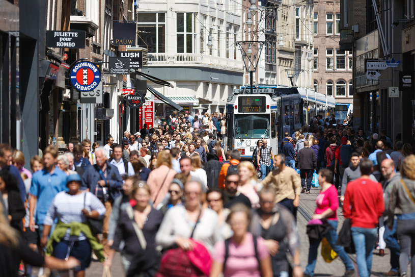 To już koniec turystyki, jaką znamy? Amsterdam nie chce gości, Wenecja planuje opłaty