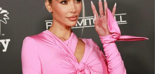 Kim Kardashian odsłania ciało w skąpym bikini. Cena stroju przyprawia o zawrót głowy