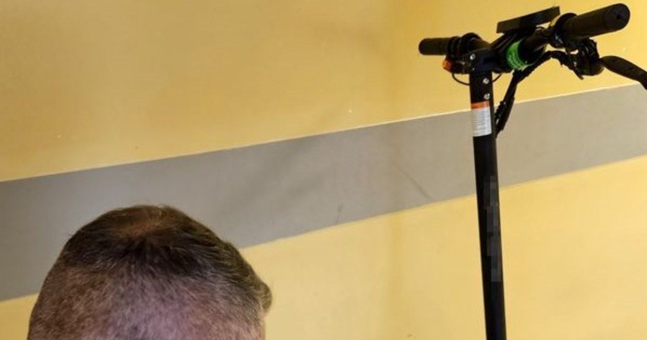 Był pijany, przewoził syna na hulajnodze. Obaj trafili do szpitala