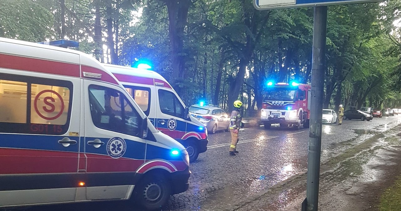 Piorun uderzył w ludzi w Rozewiu. Są poszkodowani