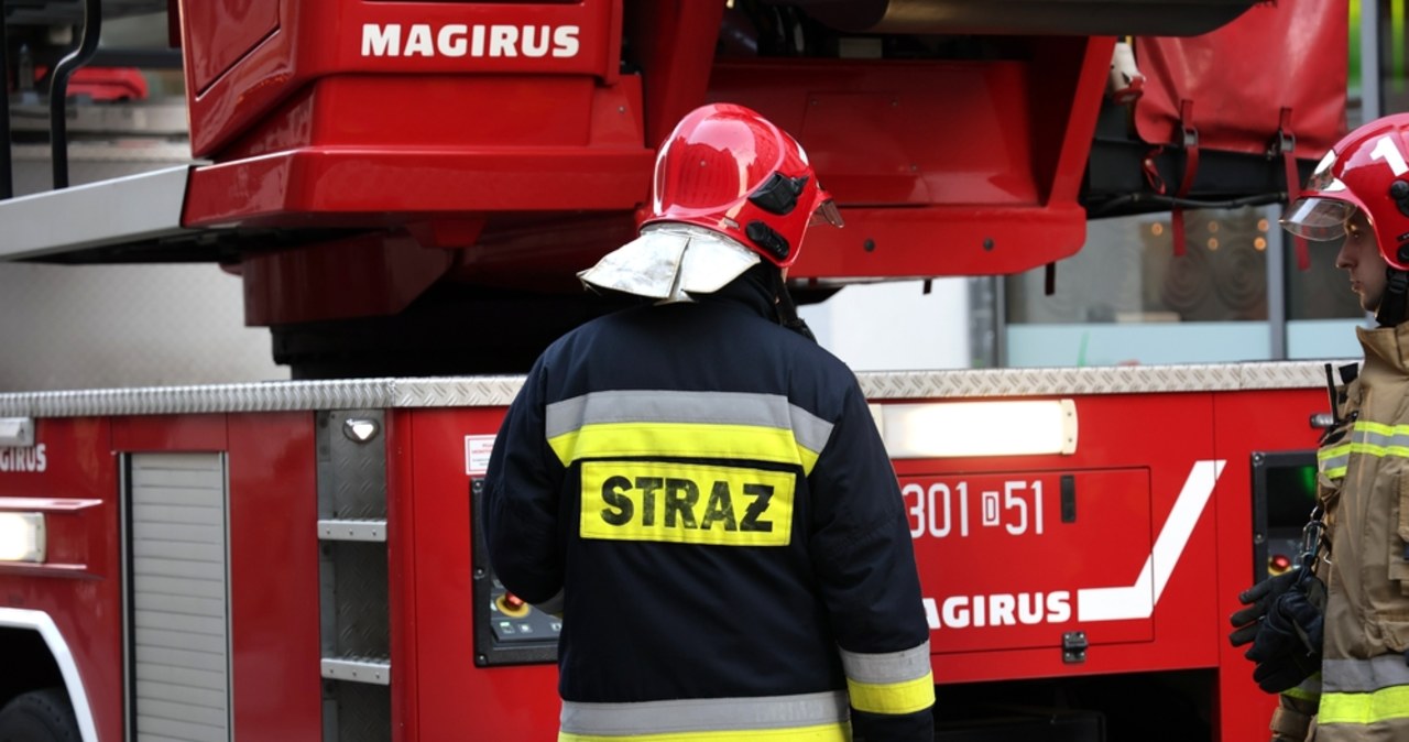 Pożar zabytkowej kamienicy w Warszawie