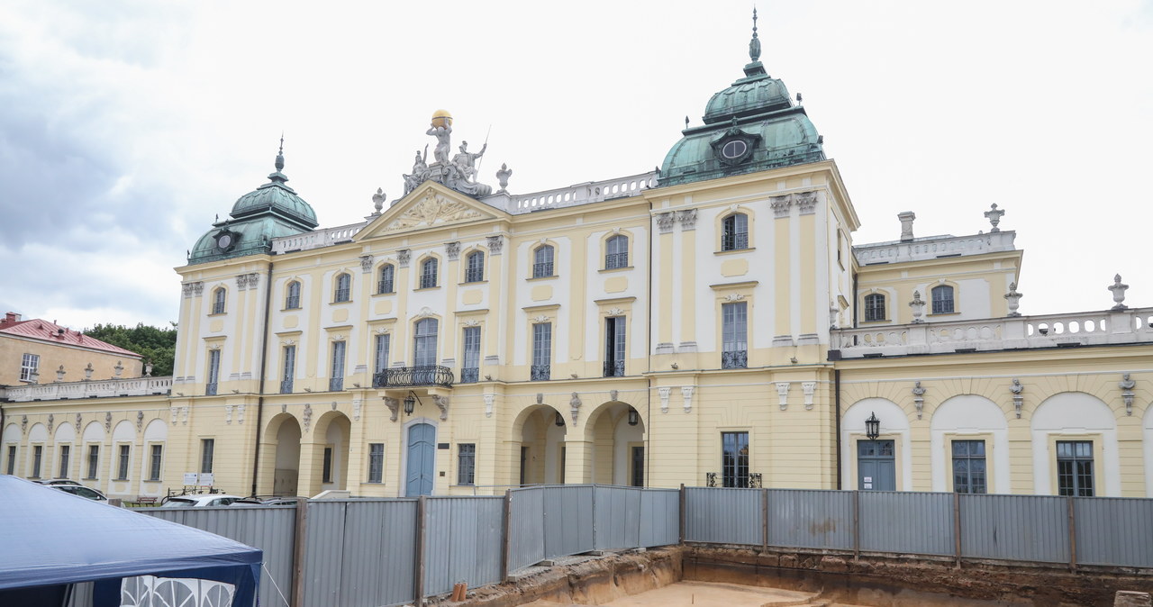 Co się kryje pod dziedzińcem Pałacu Branickich w Białymstoku?