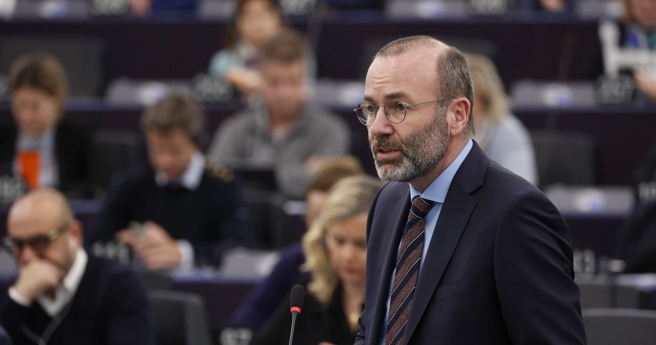 Politico: Manfred Weber odmówił debaty z premierem Morawieckim