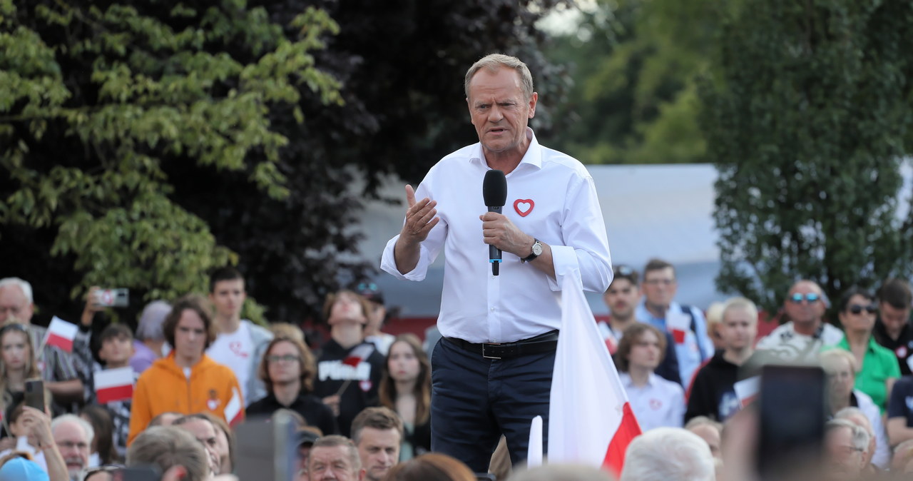 Tusk krytykuje Sójkę za wypowiedź o śmierci kobiet w ciąży. Odpowiedziała mu