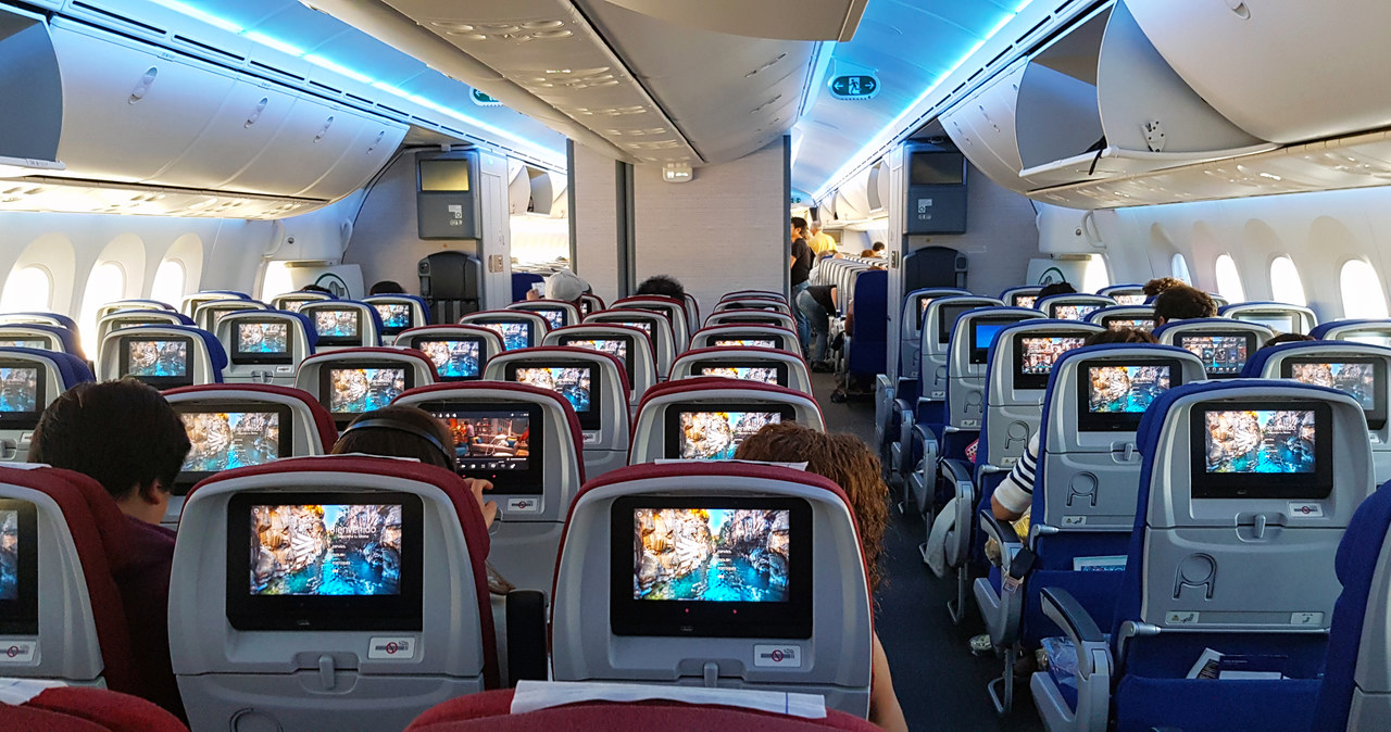 Szok w samolocie: Pilot zmarł w WC