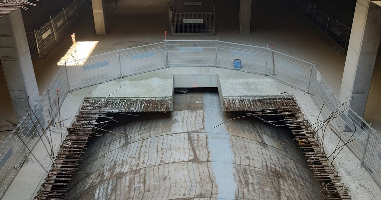 TBM Katarzyna kontynuuje drążenie tunelu kolejowego