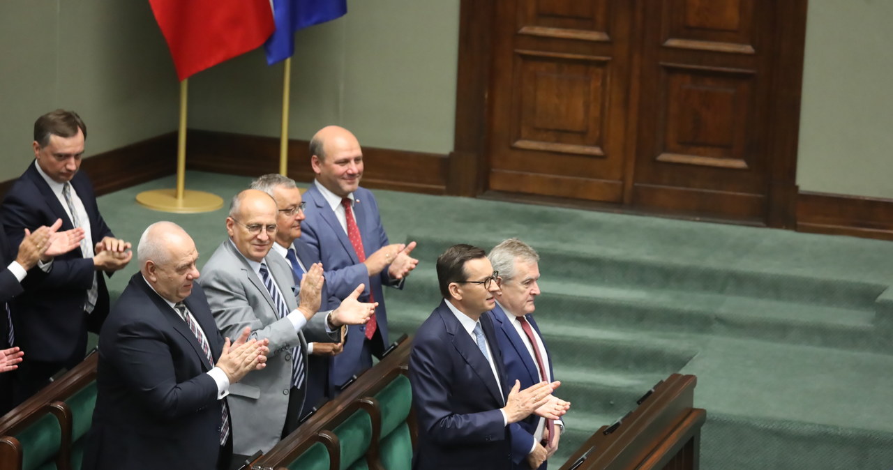 Ostra debata. Sejm przyjął uchwałę o referendum