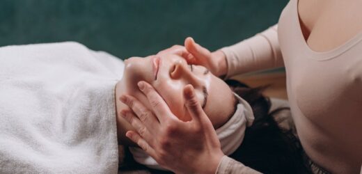 Lifting bez skalpela, w dodatku przyjemny. Wszystko, co potrzebujesz wiedzieć o Kobido