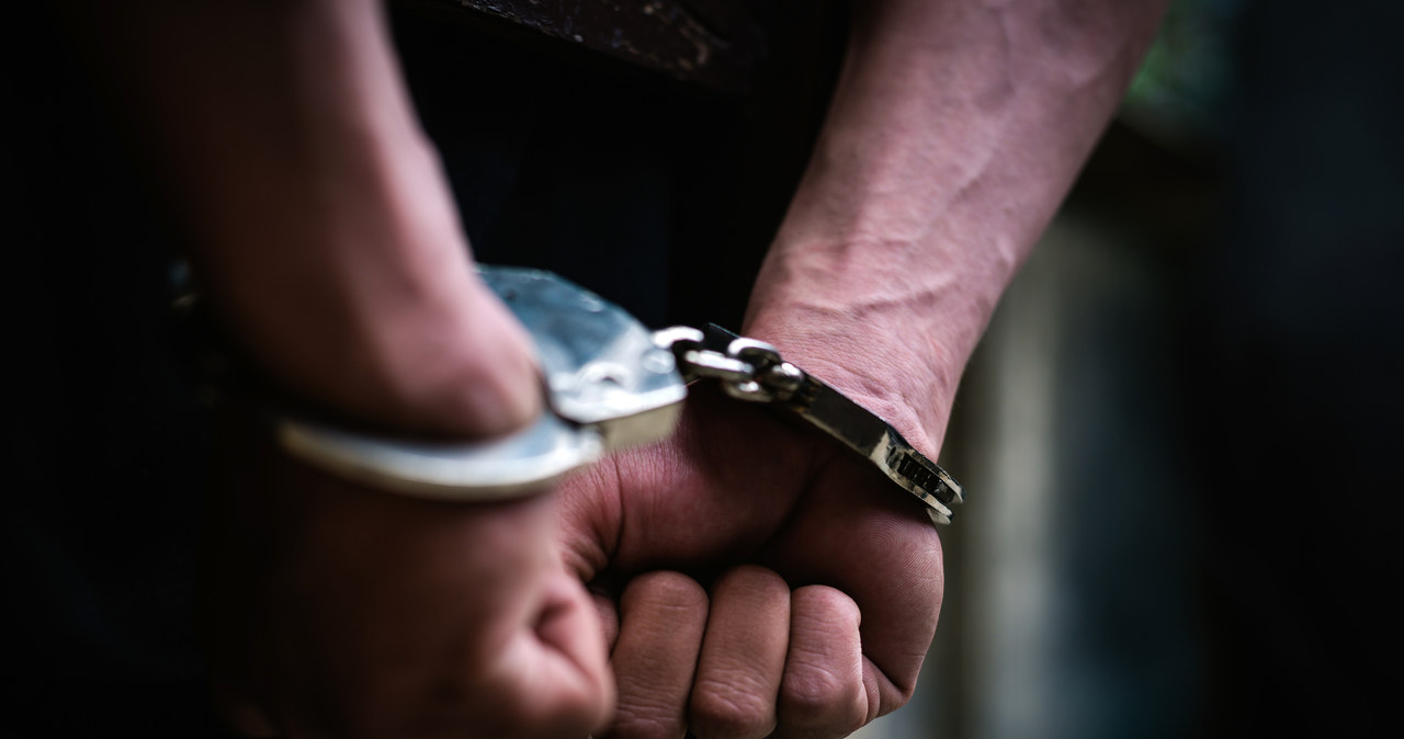 Strzały w Poznaniu. Agresywny mężczyzna zaatakował policjantów