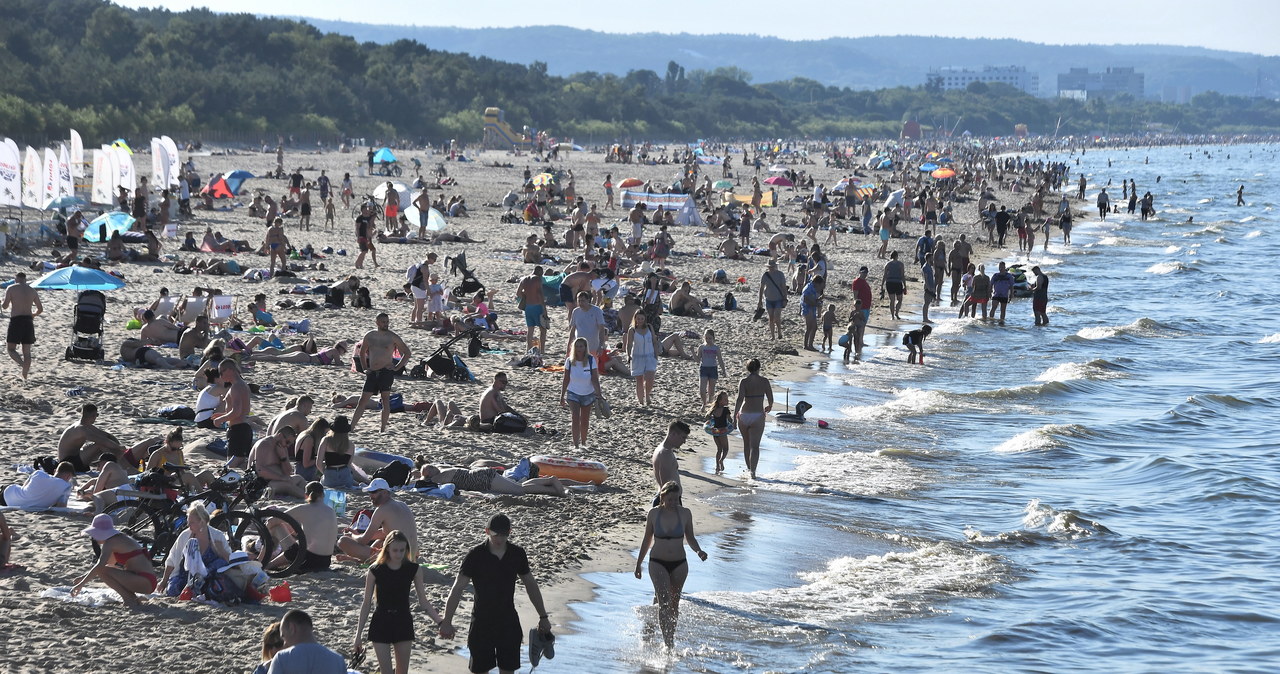 Woda zdatna do kąpieli w pomorskich kąpieliskach nad morzem i nad jeziorami