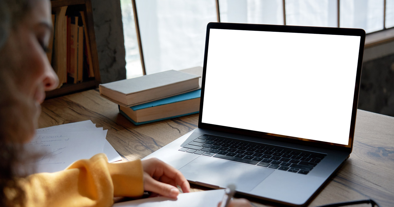 Laptopy dla uczniów czwartych klas. Rodzice mają wybór