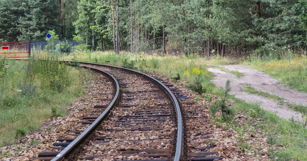 Pociąg z Białegostoku zatrzymany. Wykolejenie zespołu trakcyjnego