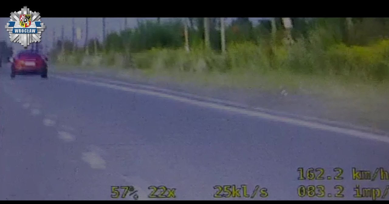 Pędził sportowym autem 153 km/h tam gdzie obowiązuje 70. Stwierdził, że to niemożliwe