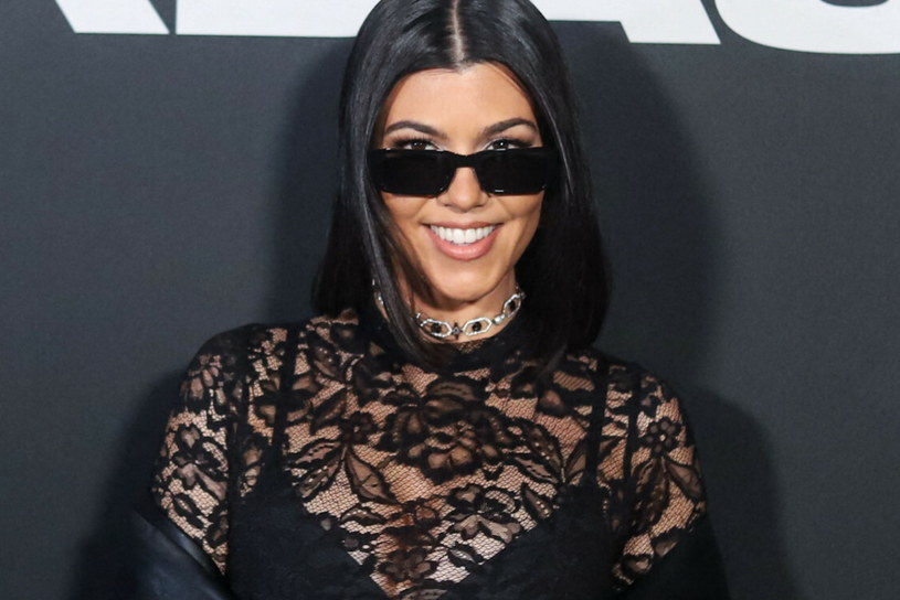 Kourtney Kardashian eksponuje ciążowe krągłości. Jest coraz bliżej rozwiązania
