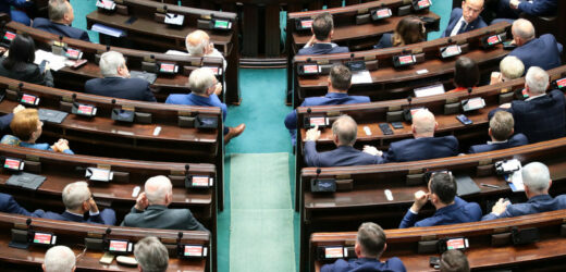 Wiemy, ile zarabiają posłowie i senatorowie. Jest czego zazdrościć?