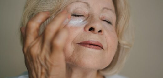 Dermatolożka przeprowadziła zaskakujący eksperyment. Oto co dzieje się ze skórą po nałożeniu witaminy C