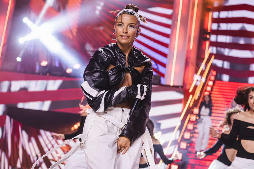 Julia Wieniawa pokazała gorące zdjęcie z greckich wakacji. „Wyglądasz tu jak Hailey Bieber”