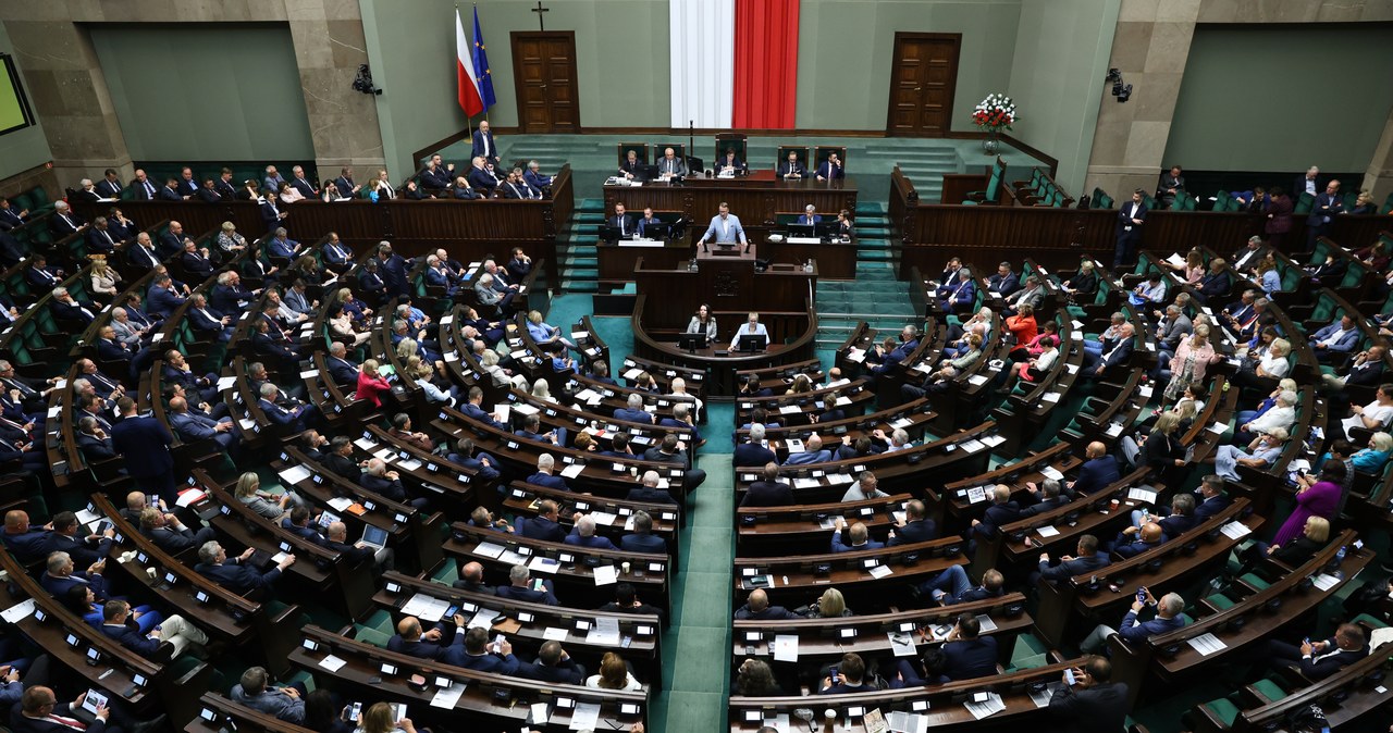 ABW musi sprawdzić członków komisji ds. rosyjskich wpływów