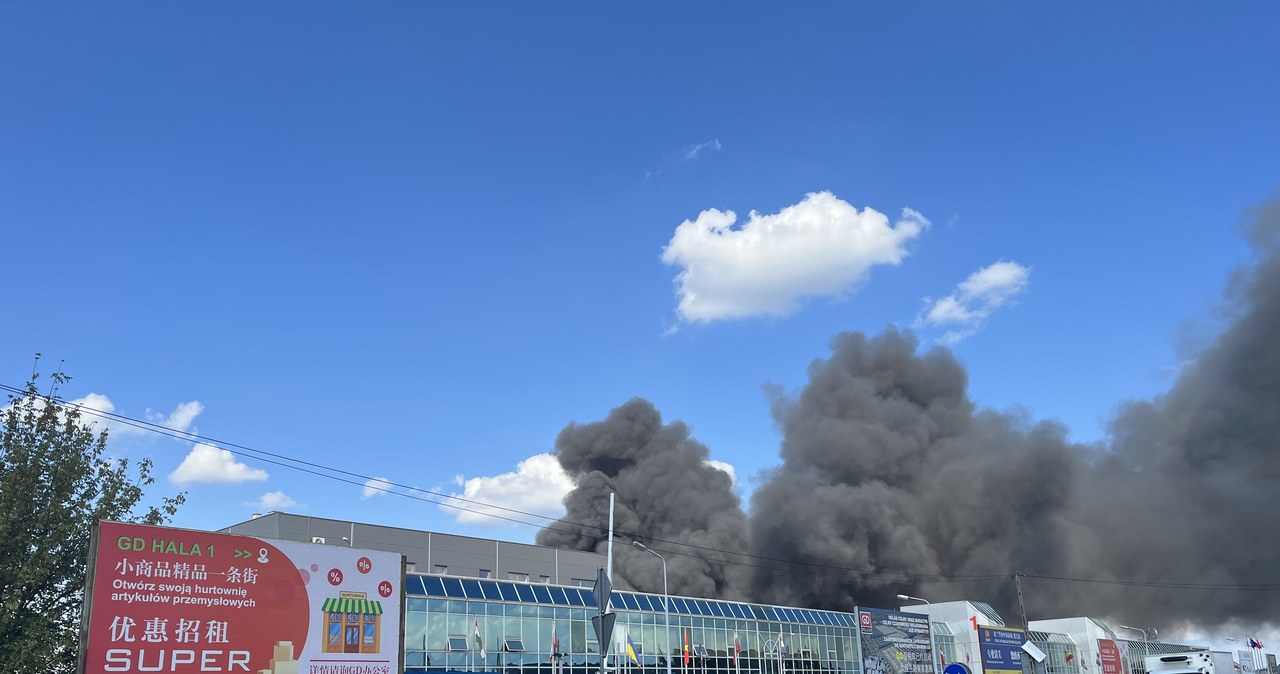 Pożar w centrum handlowym w Wólce Kosowskiej