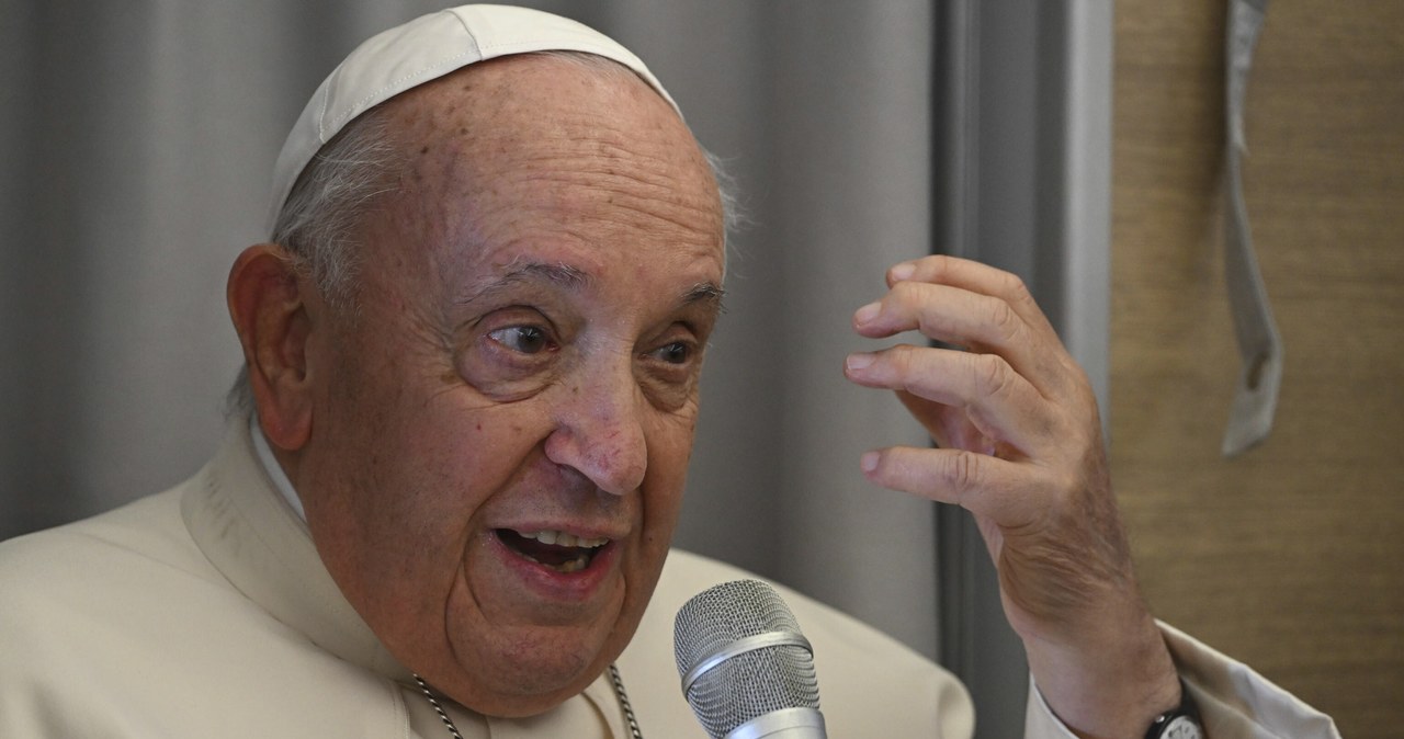 Papież Franciszek tłumaczy się ze słów o „wielkiej Rosji”