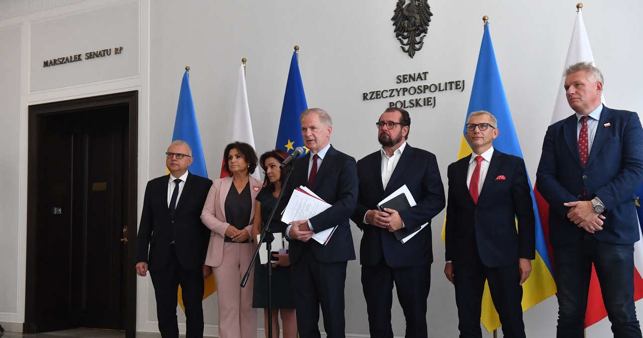 Są dwie, nie działa żadna