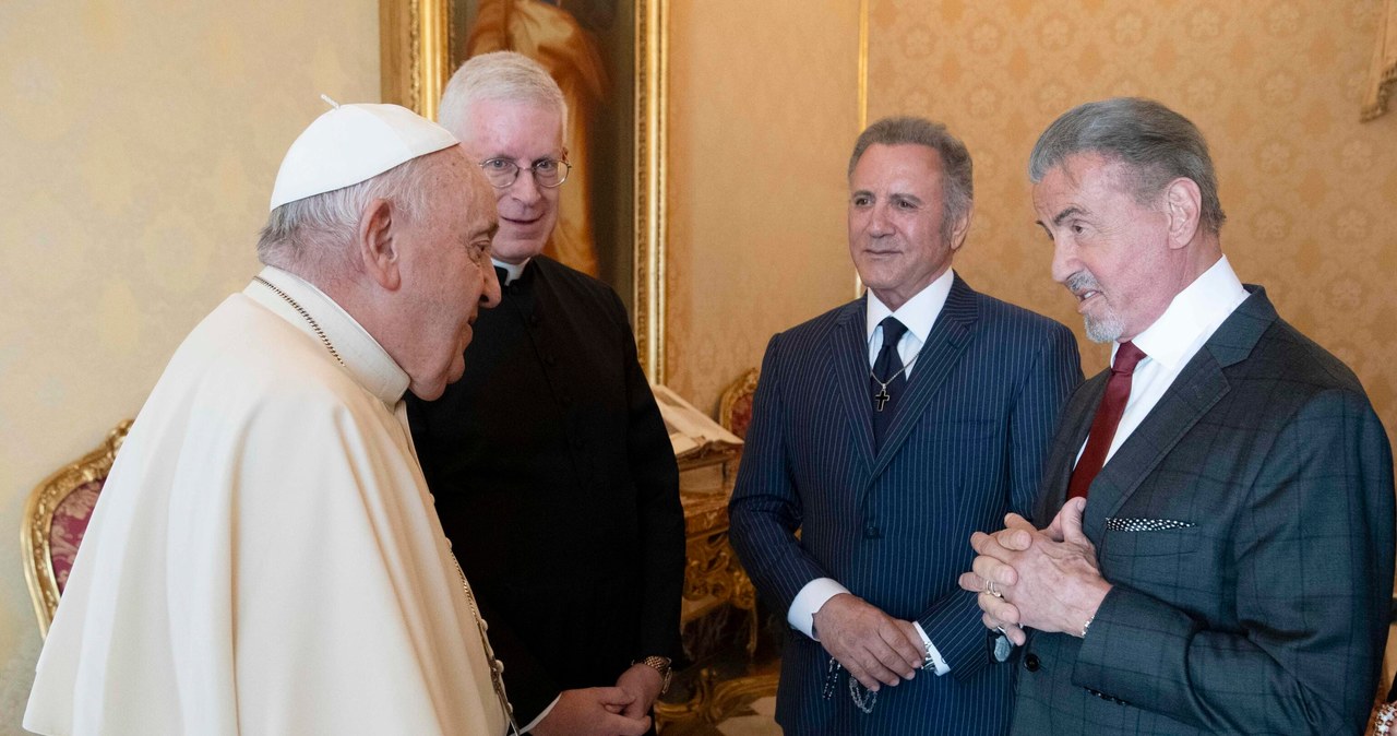 Papież w „sparingu bokserskim” z Sylvesterem Stallone’em [WIDEO]