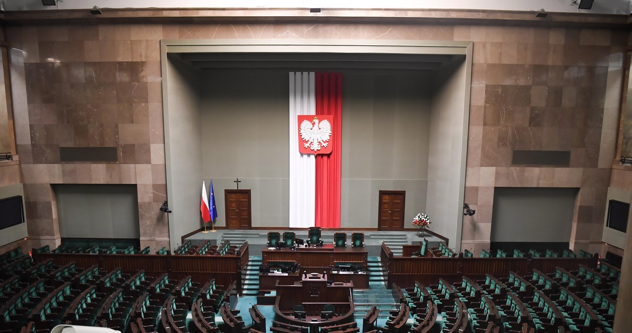 Sondaż: PiS liderem wyborczego wyścigu. Jak będzie wyglądał nowy Sejm?