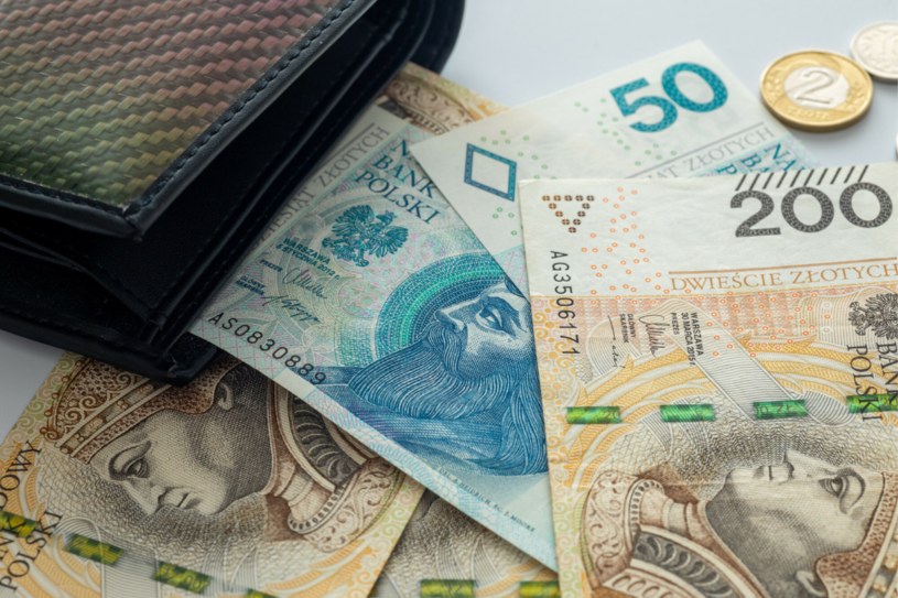 Jak Polacy pożyczają pieniądze? „50 zł można nie oddać”