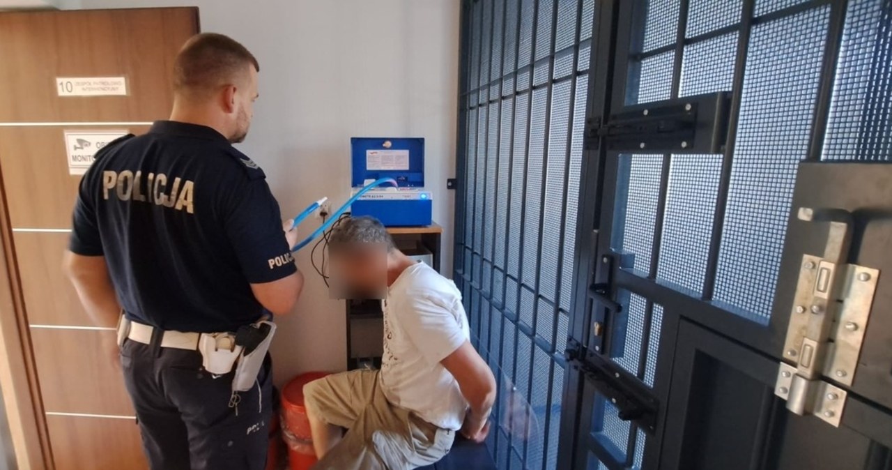 Pijany spowodował kolizję. Uciekł, pomylił kierunki i wrócił